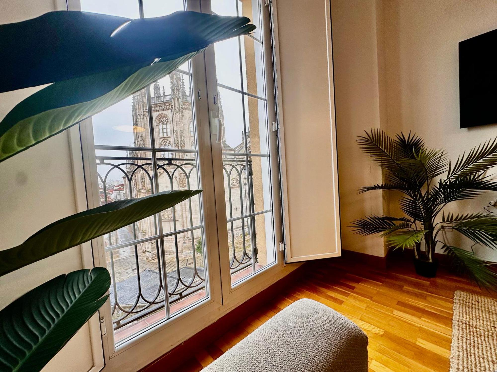 Atuaire Home Balcon Con Vistas A La Catedral De Бургос Экстерьер фото